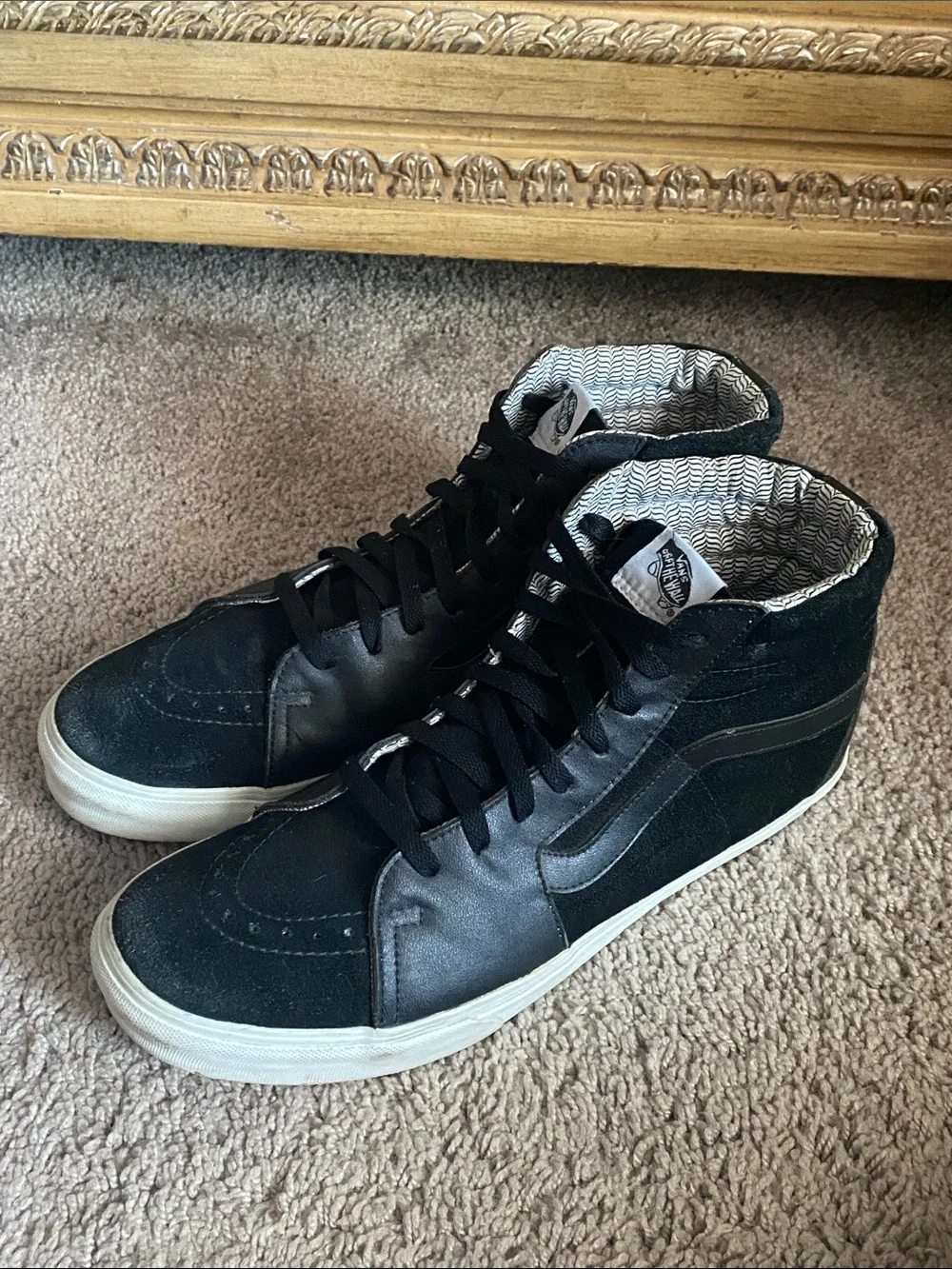 Vans Black Leather/ suede Hi Sk8 Sneakers with White Soles size 13